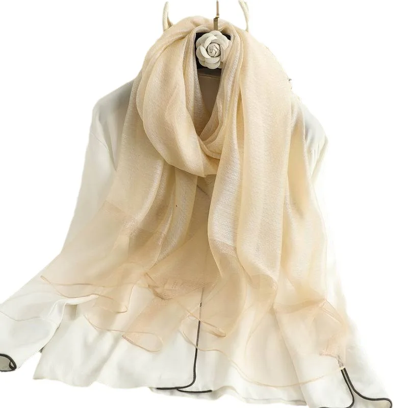 Рисунок 5 - Монохромная декоративная шаль