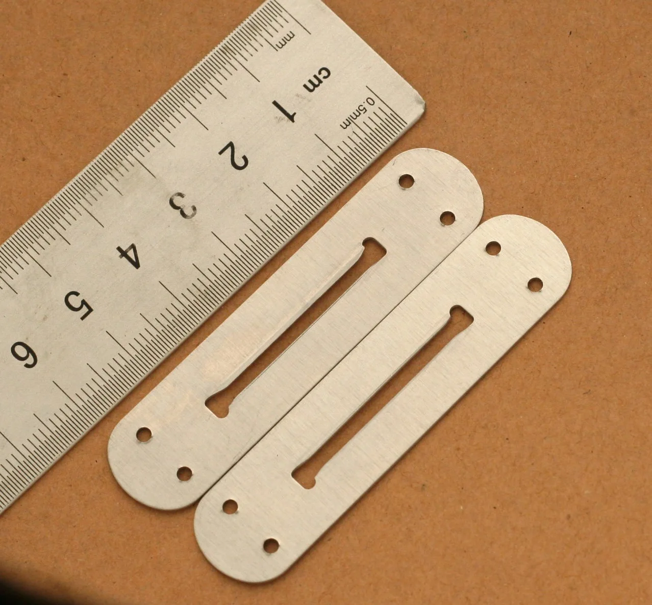 

1 Pair of Aluminum Partition Plywood Lining for Victorinox 65mm 0.6403