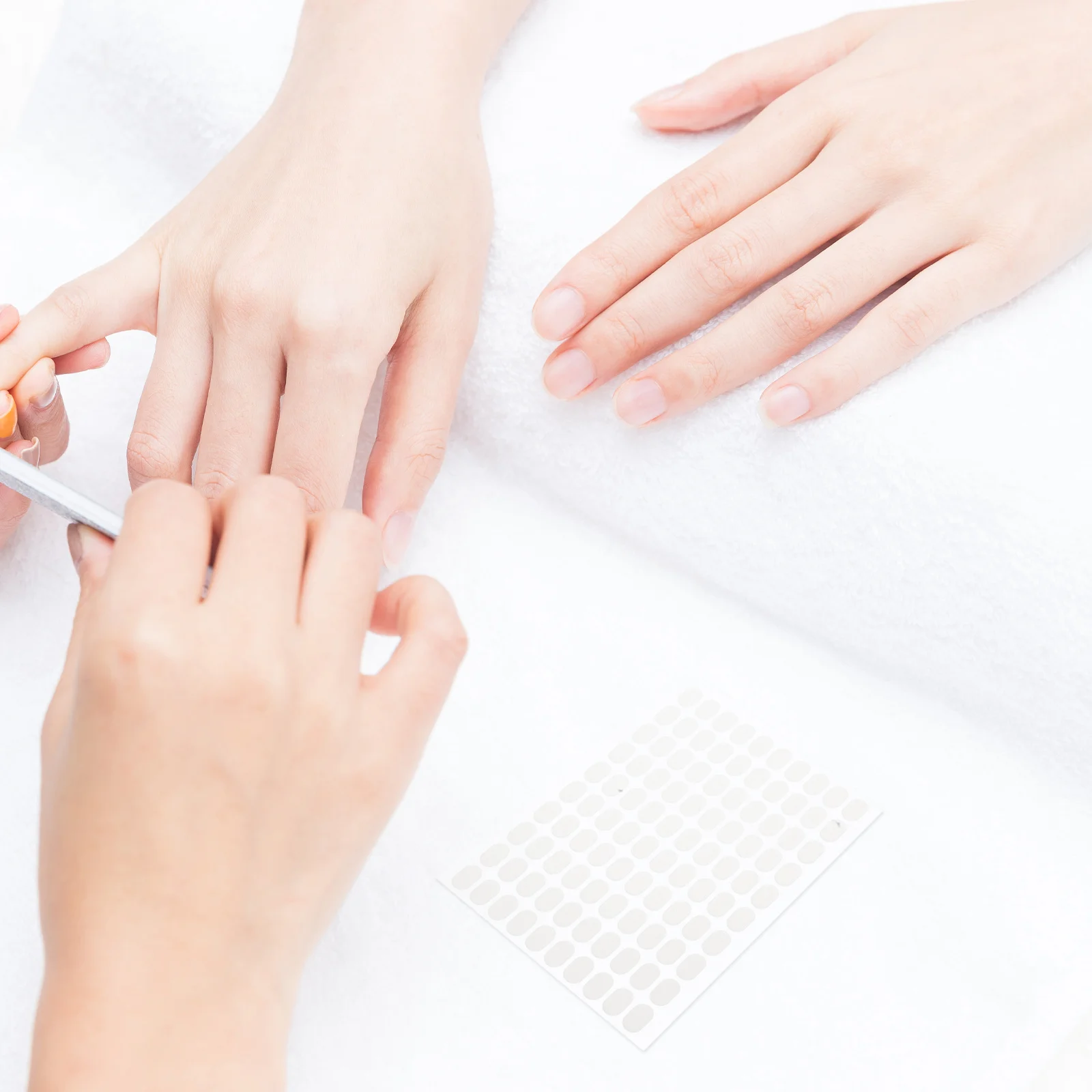 

Adhesive Tabs Transparent Double-Sided Jelly Glue For False Nails Long-Lasting Oval Shape Press On Nail Art Tool Nail