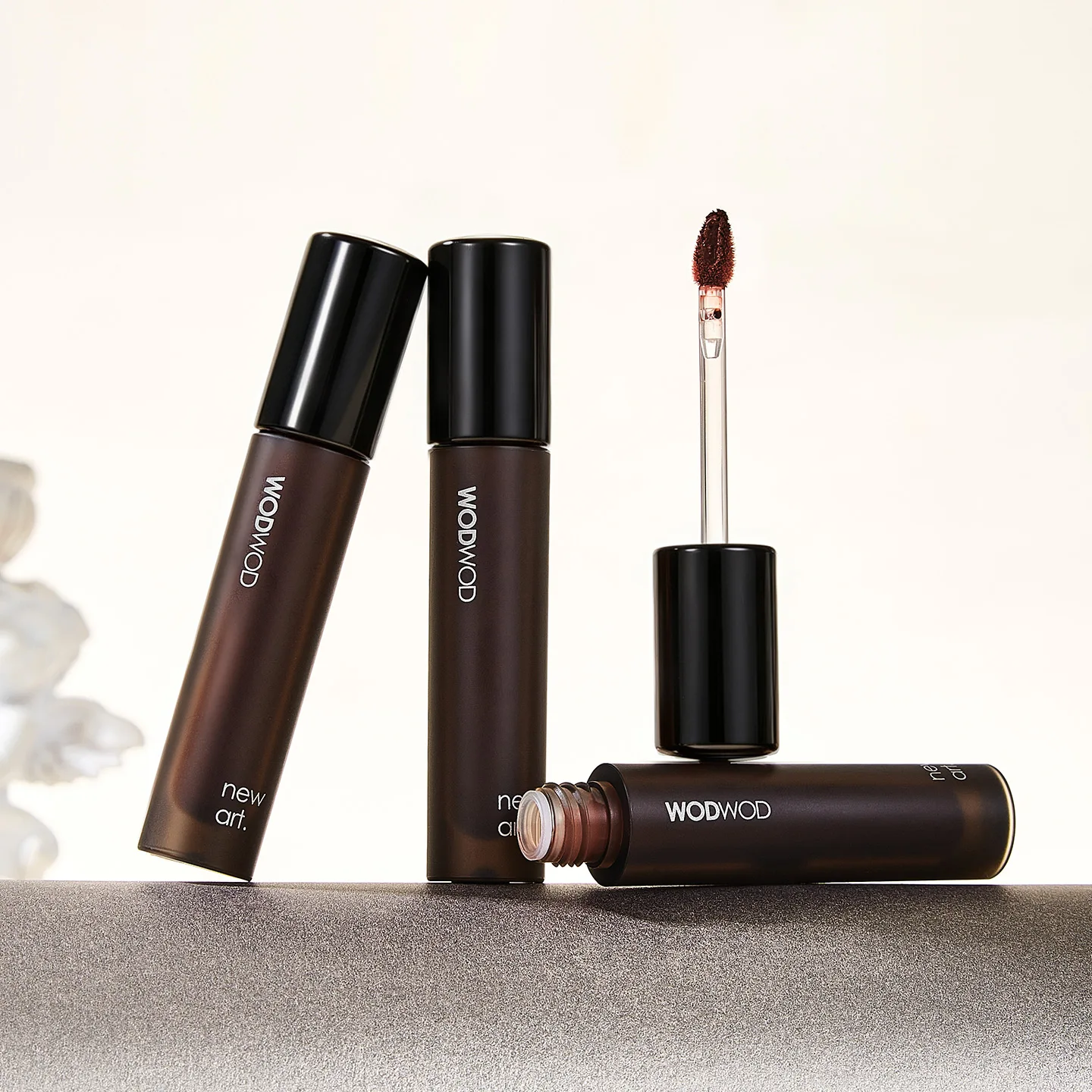 WODWOD matte soft mist non stick cup lip gloss, makeup does not fade, strong color super texture female lip gloss