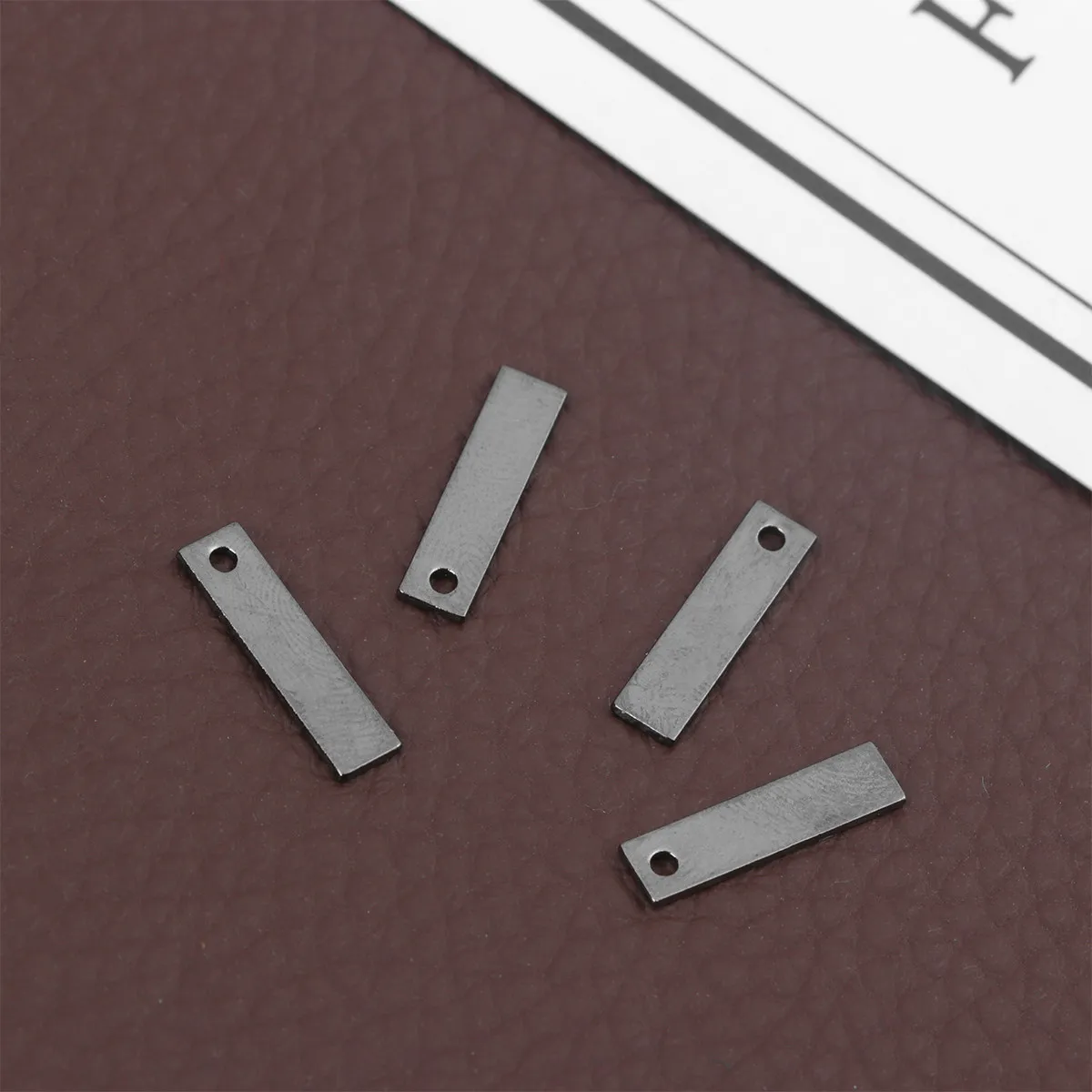 

30Pcs Copper Slices Pendant DIY Necklace Bracelet Dangle Scrapbooking Project Keychain Charms Unique Shape Design