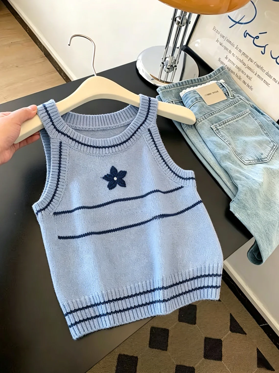 

Blue Floral Embroidery Knitted Tank Top Women's Slim Fit Summer New Style Self-kept Item Silk Material round Neck Short Length