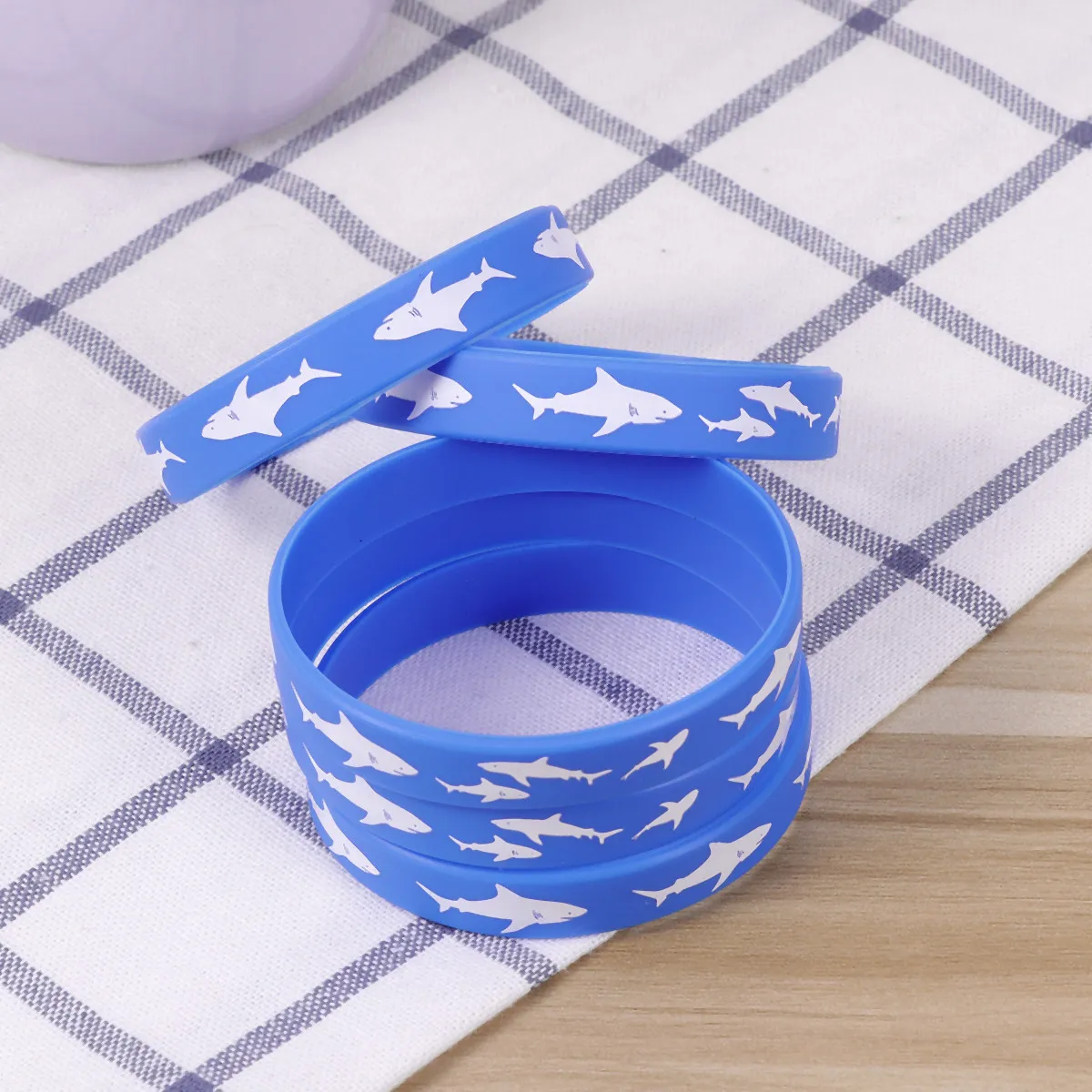 25Pcs Shark Silicone Wristband Slap Bracelet Party Favors Flexible Eco-Friendly Bangle Adjustable for Boys Girls