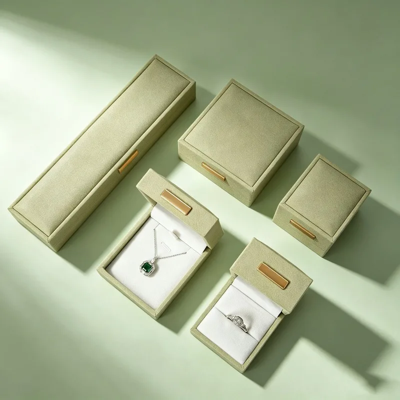 Green Faux Suede Jewelry Box Gold Label Flip Cover Velvet Ring Necklace Bracelet Pendant Storage Gift Box for Wedding Proposal