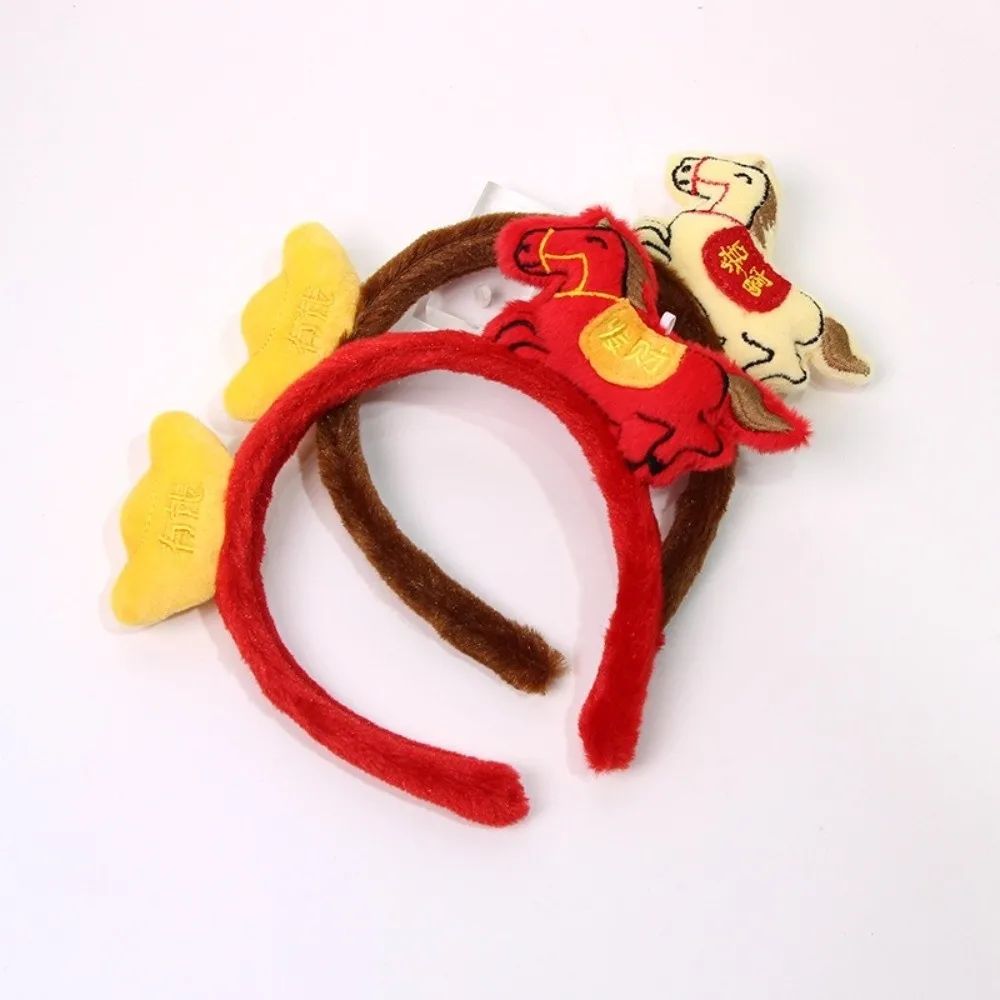 Aro de pelo de caballo de dibujos animados de felpa, tocado de Pony rojo con amuleto de la suerte, estilo chino, exquisita diadema de mascota de Año Nuevo, accesorio para fotografía