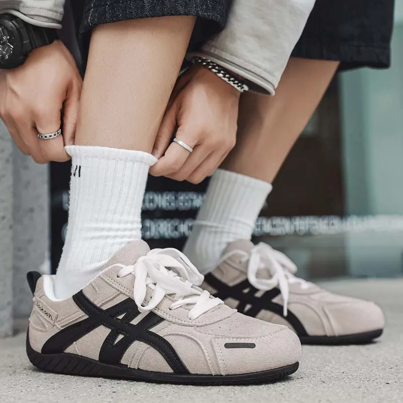 ‌Unisex Outdoor Casual Sports Shoes, Versatile Classic Retro Minimalist Walking Sneakers for Campus view 4