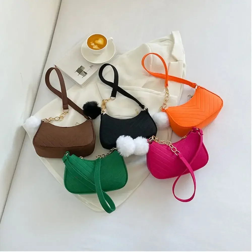 Fresh retro crossbody style fashionable ladies 2024 single shoulder stylish small square felt trendy casual ball bag