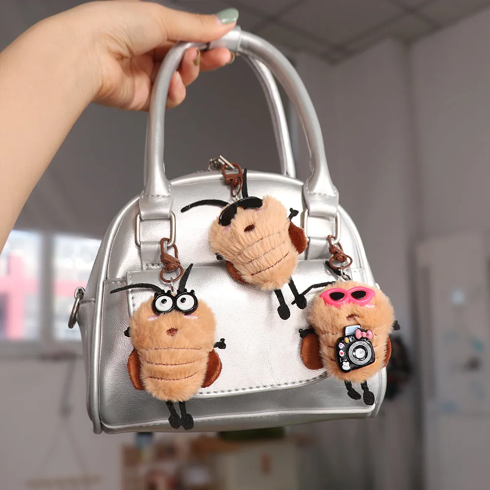 Cute Bag Hanging Cockroach Keychain Ornaments Mini Cockroach Pendant Creative Funny Car Key Ring Key Decor