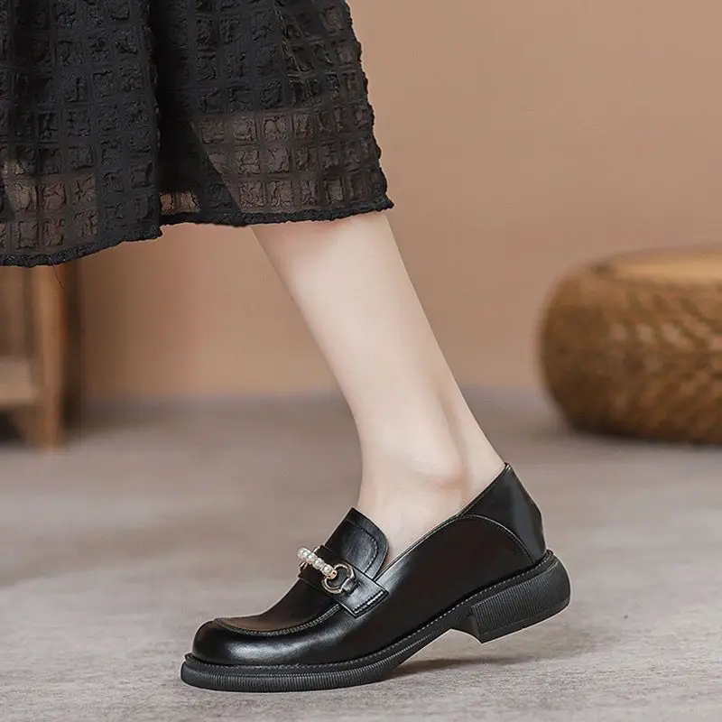 

British Style Pearl Buckle Genuine Leather Women's Loafers Soft Sole Low Heel Black Versatile Single Shoes Little Leather Shoes