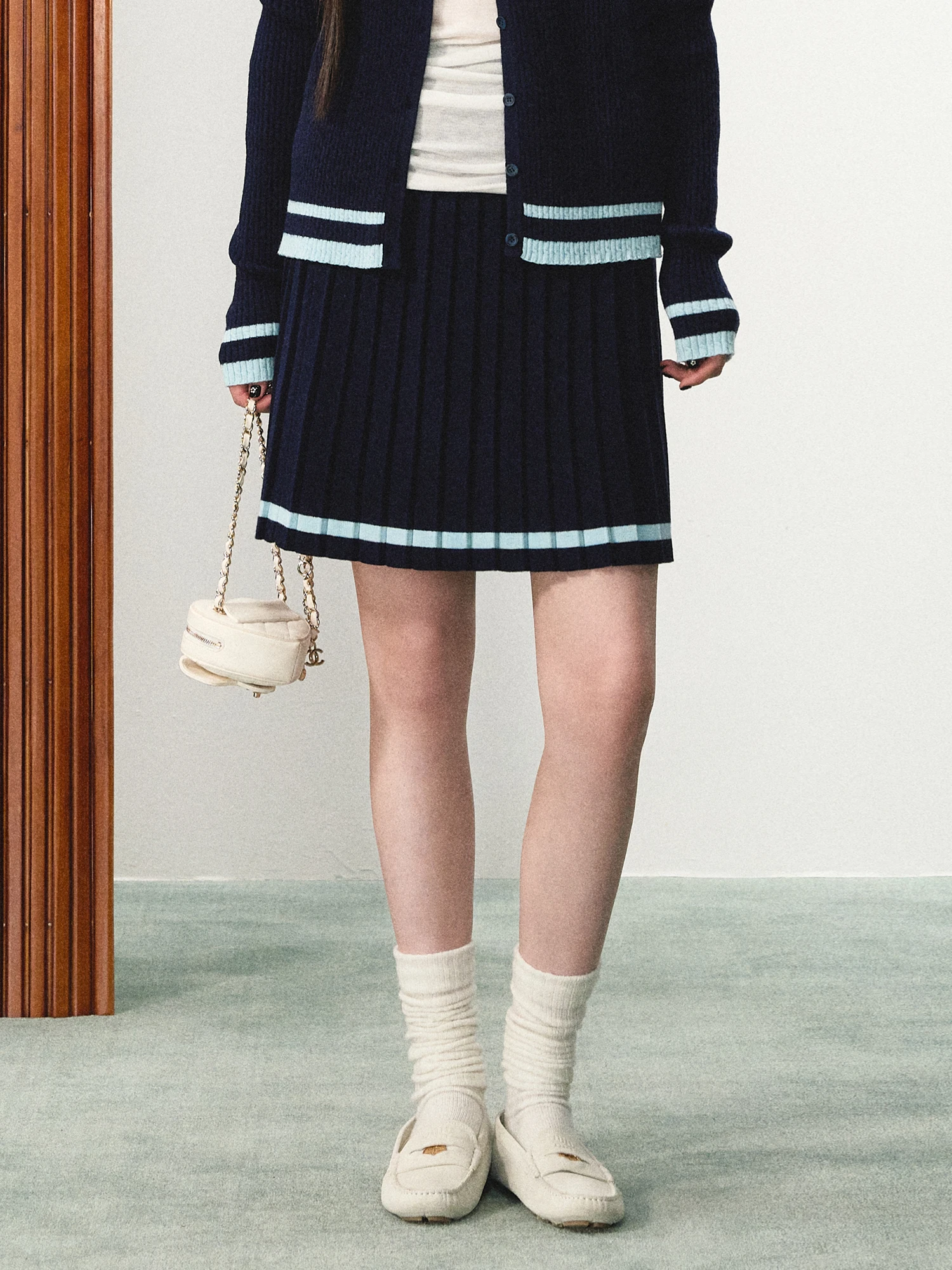 

Простая повседневная юбка-миди А-силуэта для женщин, вязаная плиссированная юбка из смесовой ткани (полиэстер, нейлон, модал, акрил)