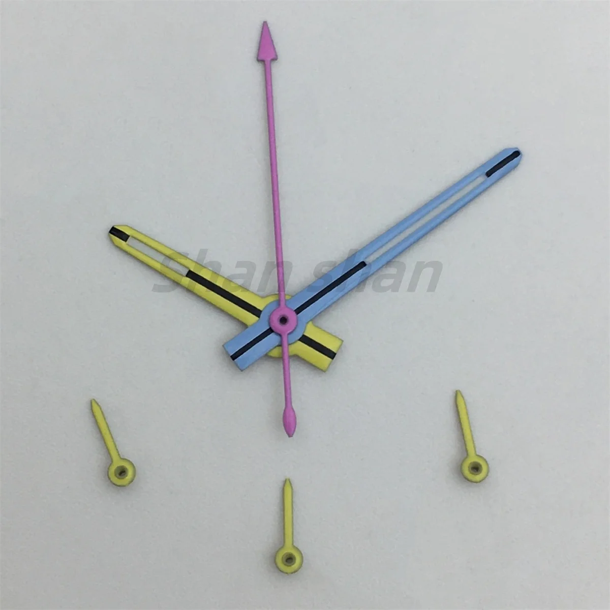 Les aiguilles lumineuses vertes de la montre pour hommes VK63 conviennent aux pièces de rechange des montres à mouvement VK63 et VK64