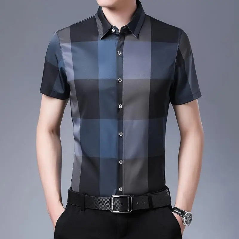 

Men's Short Sleeved Shirt Plaid Loose Summer Thin Style Casual Business