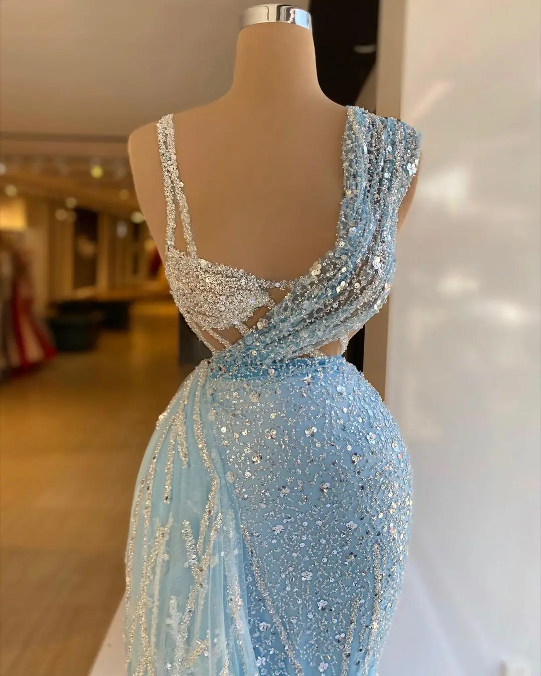 Graceful Sequins Mermaid Evening Dresses Sleeveless Illusion Beaded Prom Gown with Train Party Dress Custom Made