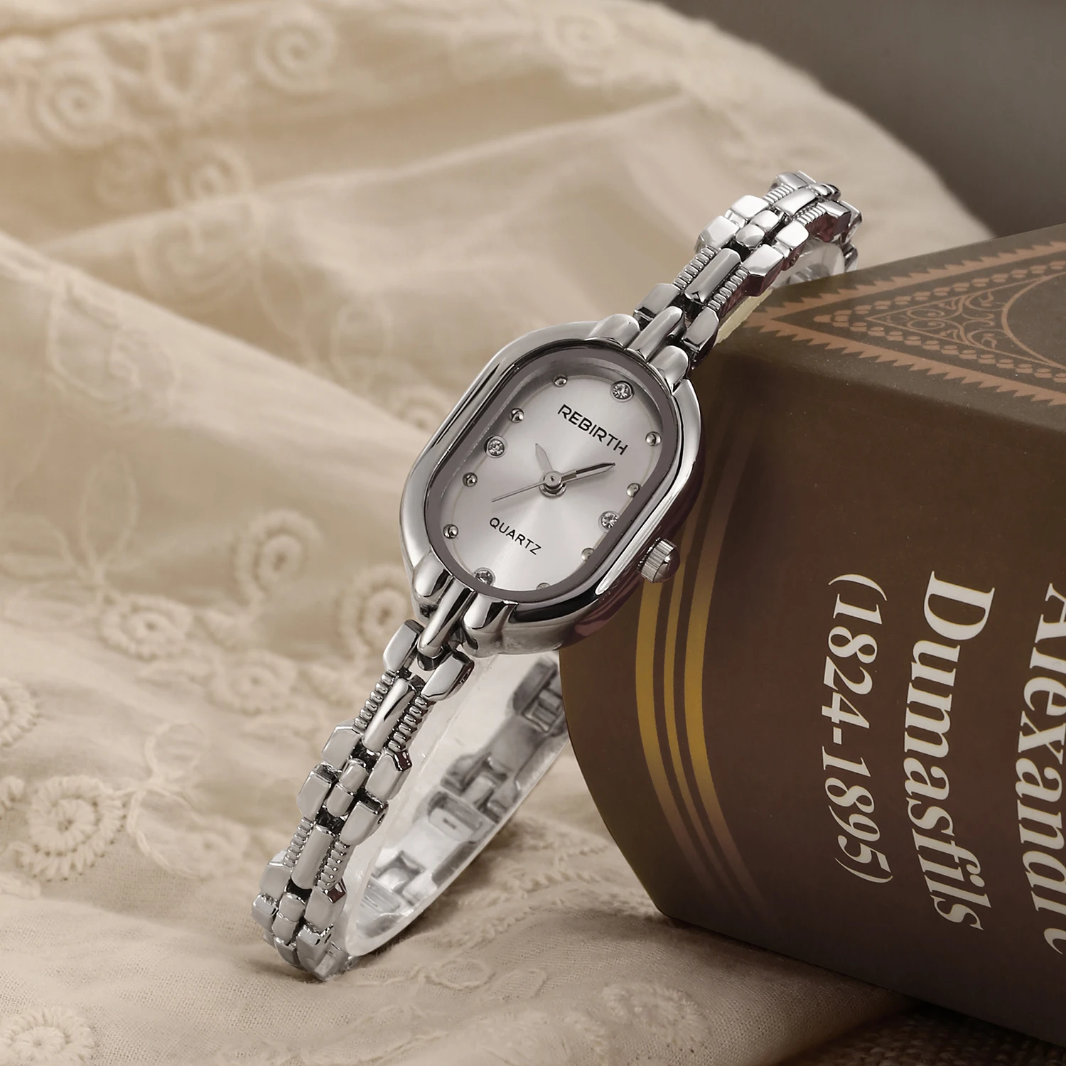 ساعة يد نسائية ذات طراز جديد أنيقة وخفيفة الوزن وأدبية راقية