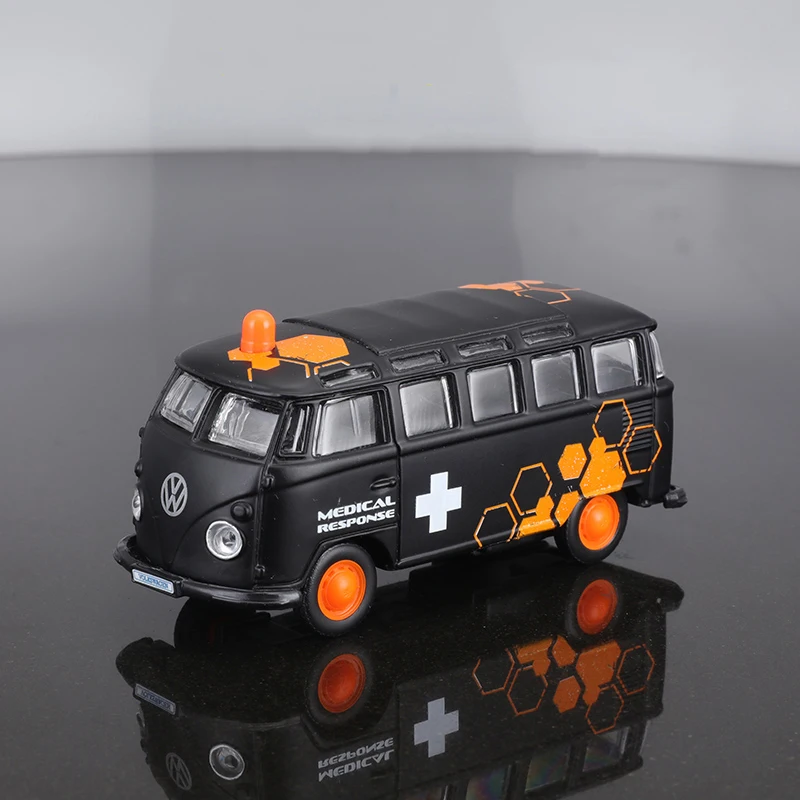 Maisto 1:43 Simulation tank car Volkswagen bus jeep armored vehicle Alloy Model Car Model Ornaments Collection Boy Toys