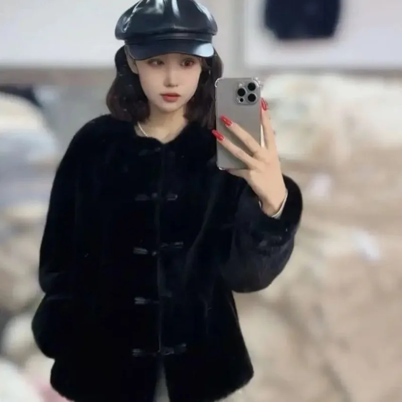 Women's Clothing Winter Warm Vintage Faux Fur Coat New Windbreaker Leather Fur Combination Coat High-end Button Chinese Style