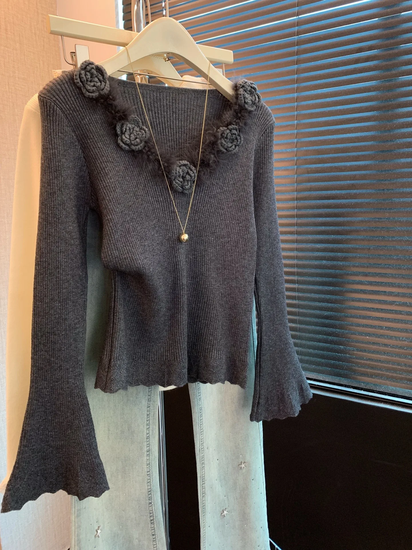 

Ele V-Ne Knitted Sweater Women's Autumn Winter Outerwear Bell Sve Beautiful Fluffy Knitwear Soft French Sle Slim Fit