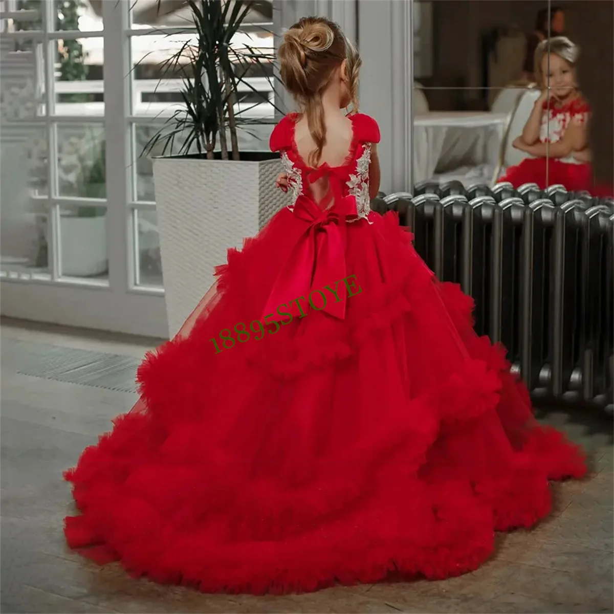 

Luxury Red Tulle Ruffles Puffy V-Link Flower Girl Dress For Wedding 2023 Princess Ball Gown Lace Appliques First Communion Gowns