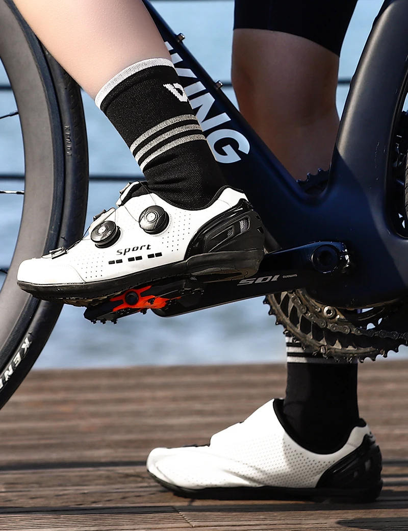 WEST BIKING Reflektierende Fahrradsocken für Männer und Frauen Schnelltrocknende Sportsocken Atmungsaktive Lauf- und Fahrradausrüstung EU-Größe 37-43 – Detail 12