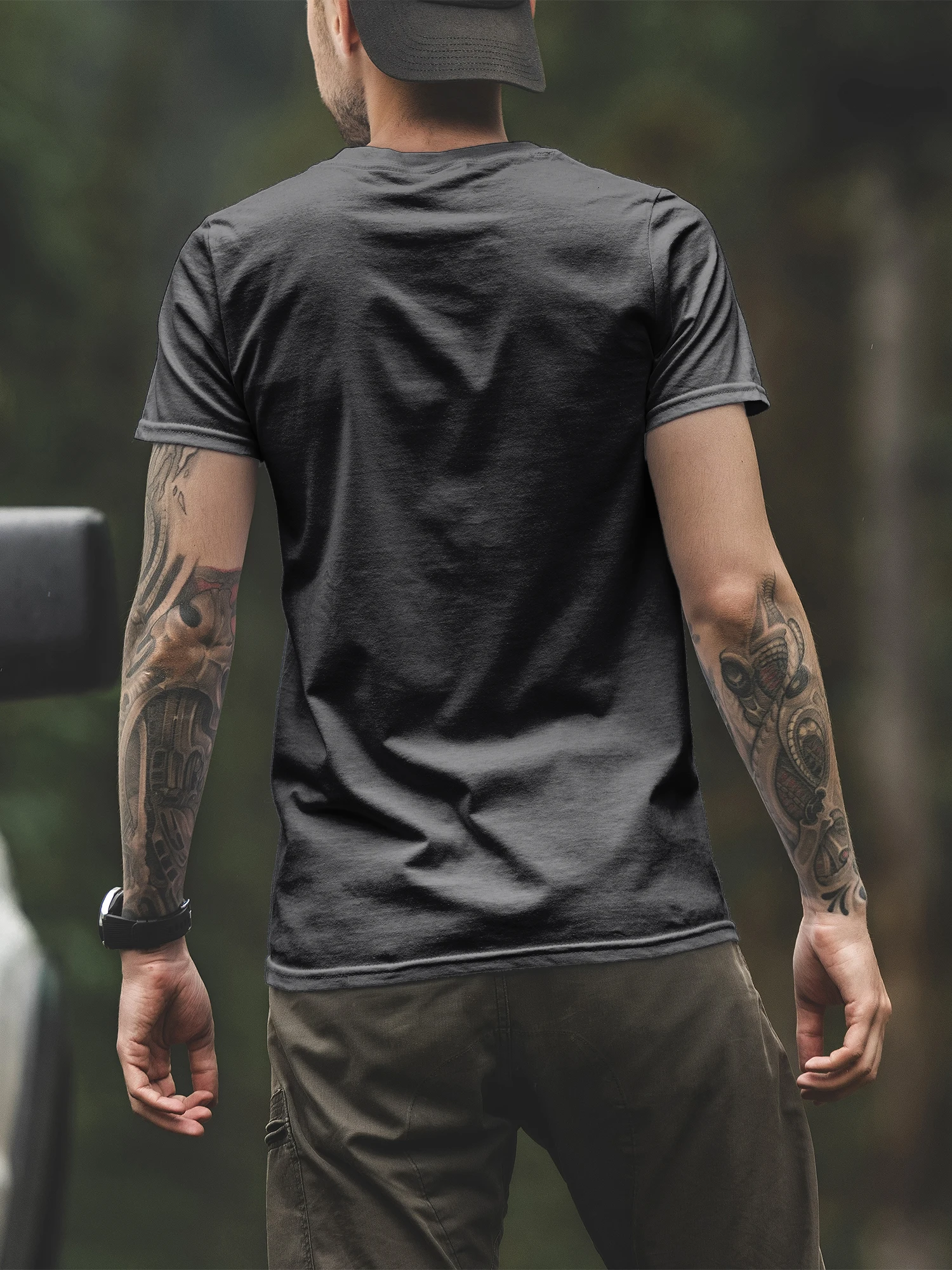 Trending 88 MPH DeLorean Men's T-Shirt – Back to the Future Viral Graphic, Stylish Casual Tee Ideal for Gifting or Personal Wear