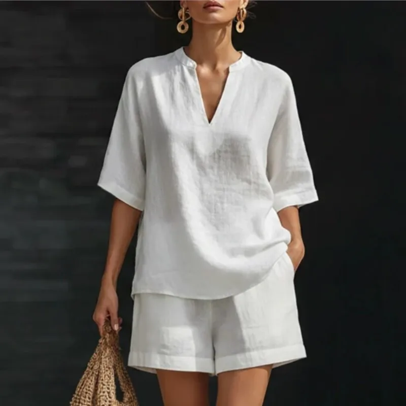 

Женский летний модный и элегантный свободный комплект из двух предметов с V-образным вырезом: шорты и футболка с коротким рукавом, повседневный костюм для женщин, уличная одежда 2026