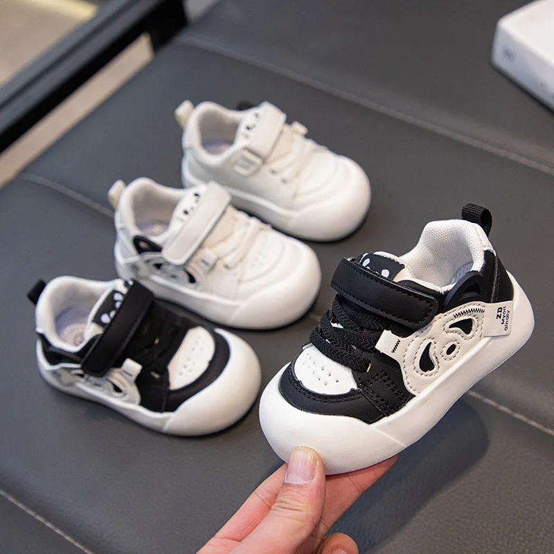 Chaussures en cuir microcarence pour bébés, baskets de dessin animé mignon, chaussures de marche plates pour tout-petits, doux et respirants, printemps et automne 2024