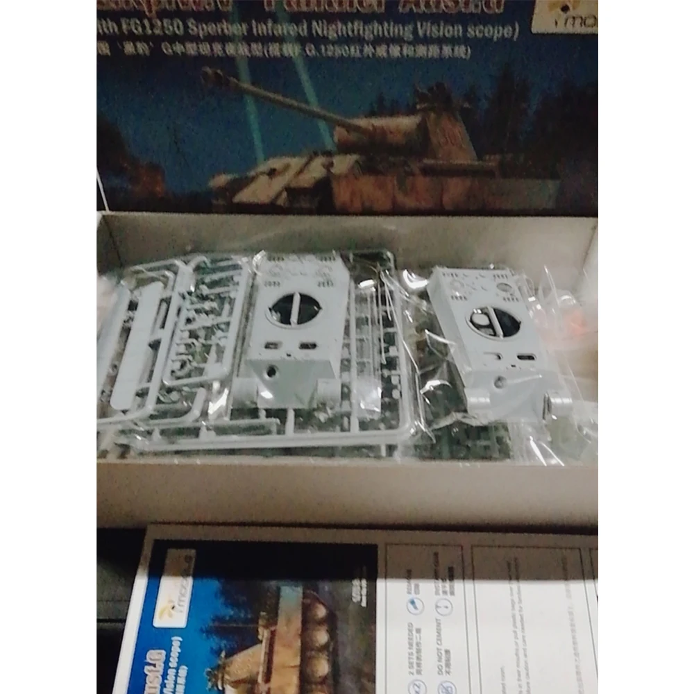

VESPID 720008 1:72 Scale German PzKpfw V Panther Ausf G Medium Tank Plastic Assembly Model Kit Hobby Craft Building Modeling Toy