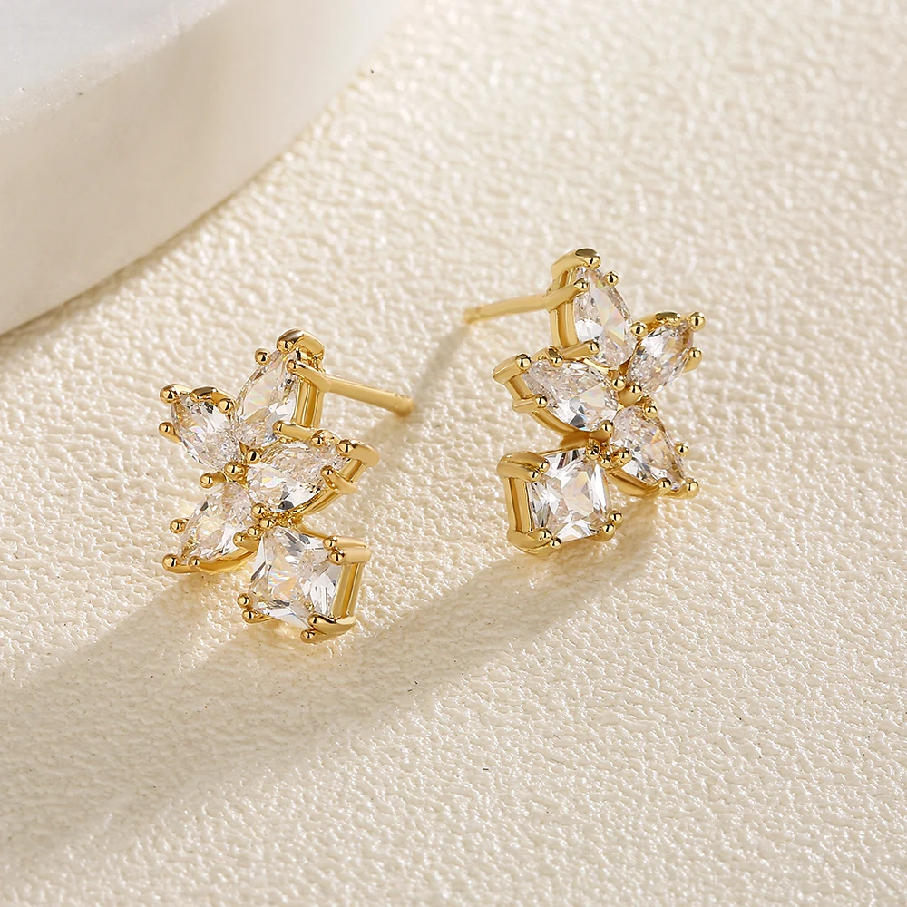 

Luxurious Sexy Cubic Zirconia Flower Decorative Stud Earrings Are Perfect For Women's Daily Travel And Dressing