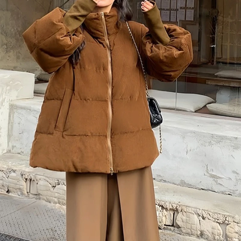 2025 Cappotto invernale corto e spesso allentato Versione coreana della giacca da donna alla moda in stile pendolare