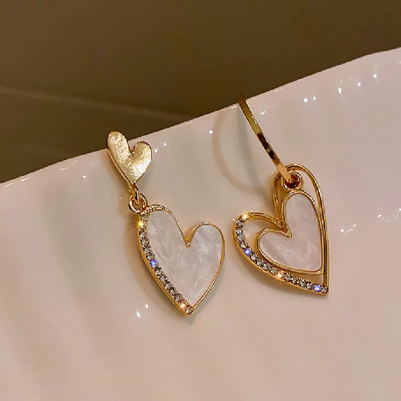 Punk Girl Earrings Korean Version Fashion New Crystal Asymmetric Love Earrings Light Luxury Autumn And Winter All-match Earrings