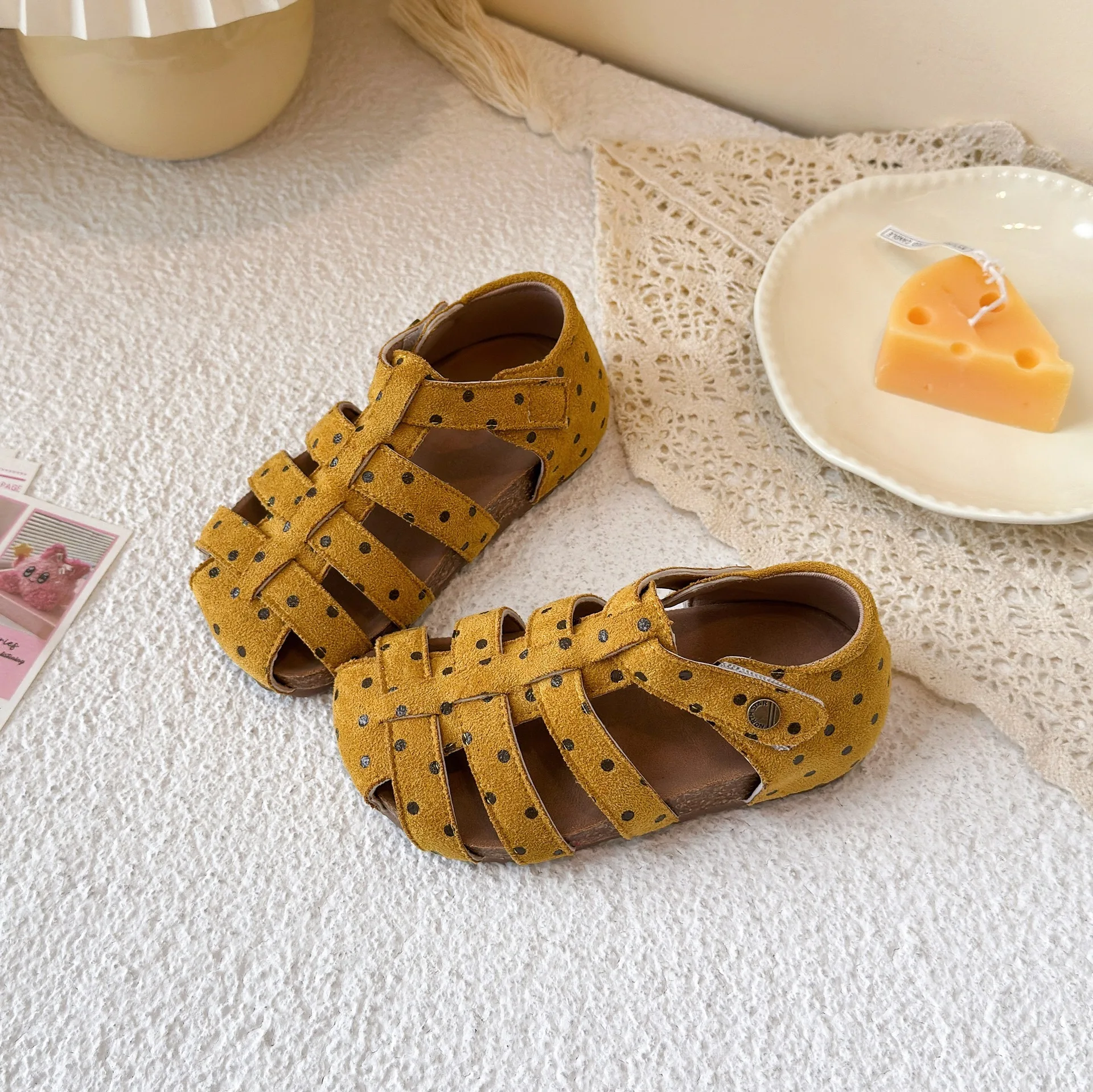 موجة نقطة صنادل للبنات 2025 صيف جديد فتاة أحذية ريترو الأميرة أحذية لينة وحيد صندل بتصميم روماني موضة صنادل أطفال أحذية أطفال