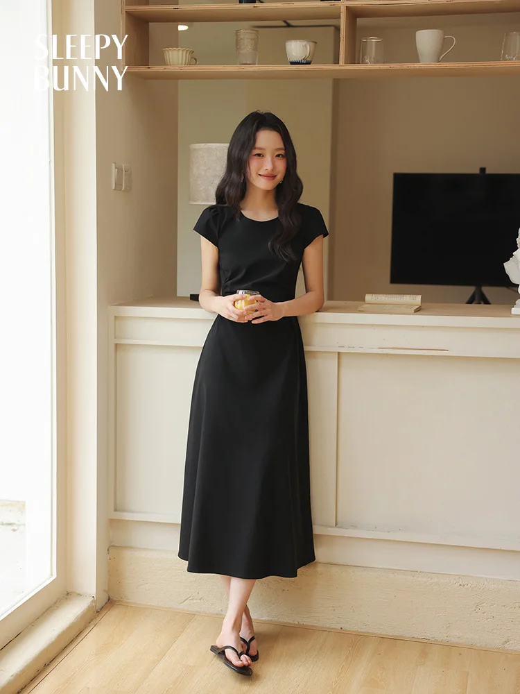 

Elegant Black Maxi Dress for Women Summer Fit Pleated Waist Round Neck Dress High Waist Casual Long Dress for Daily Office Wear
