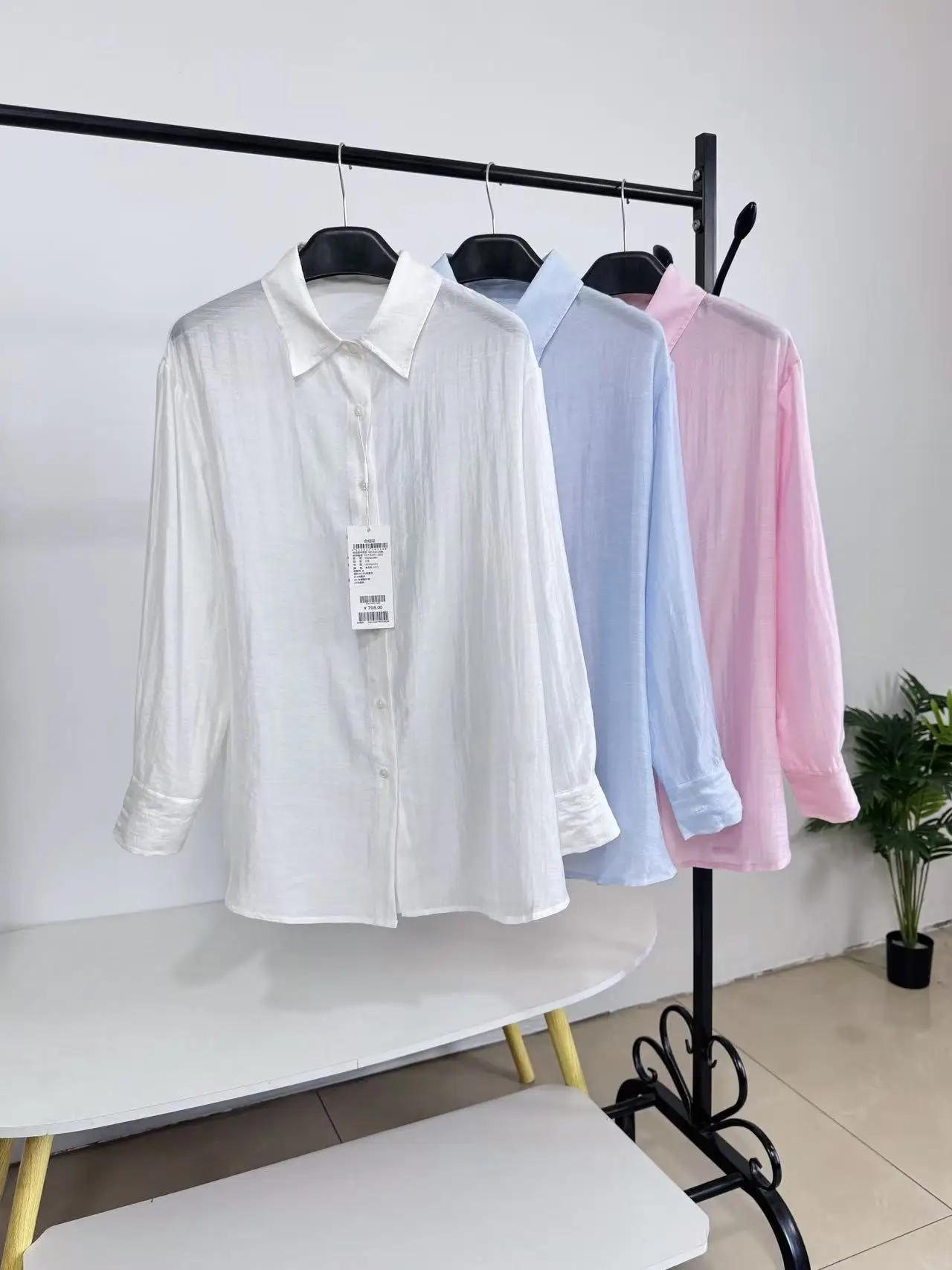 

Летнее повседневное платье из смесового материала: ацетат, лиоцелл, лён. Тонкое, свободное, длинное. Удобное, дышащее, приятное к коже.