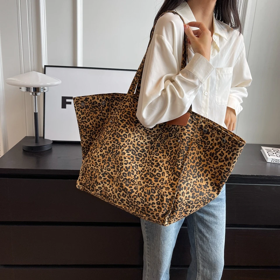 

Leopard Casual Totes For Women Large Capacity Fashion Shoulder Bags Soft Cloth Big Leisure Or Travel Bags Korea Lazy breeze Bags