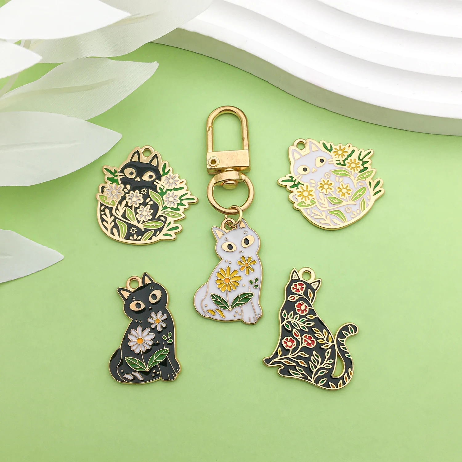 10pcs Enamel Cute Flower Cat Charms Alloy Metal Animal Pendants for DIY Bracelet Necklace Jewelry Making Accessories