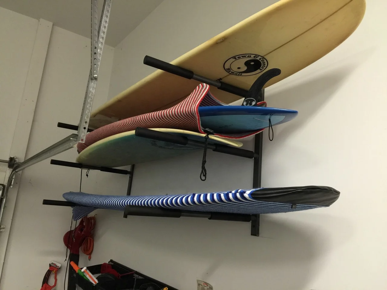

Strong Metal or Aluminum Surf Board Wall Racks Surf Racks with Good Quality Padding for Display and Storage 1-3 Boards