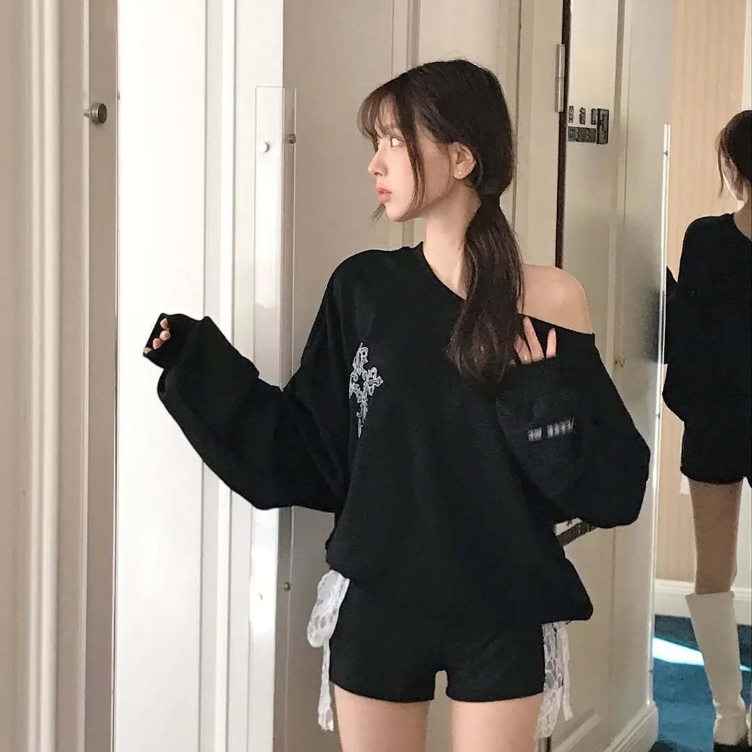 

Модный свободный повседневный свитшот с перекрестным принтом и открытыми плечами, женский новый дизайн с открытыми плечами, удобный длинный све, круглый Ne