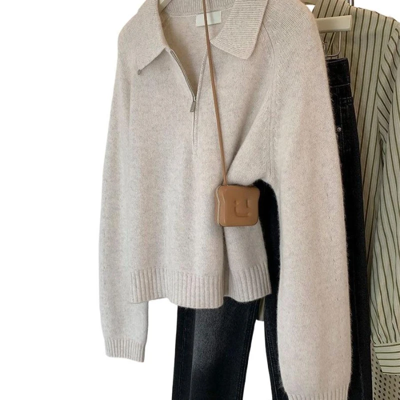 Dark gray half zipper meat blocking knitted sweater for women's autumn and winter 2025 new item, collar sweater top