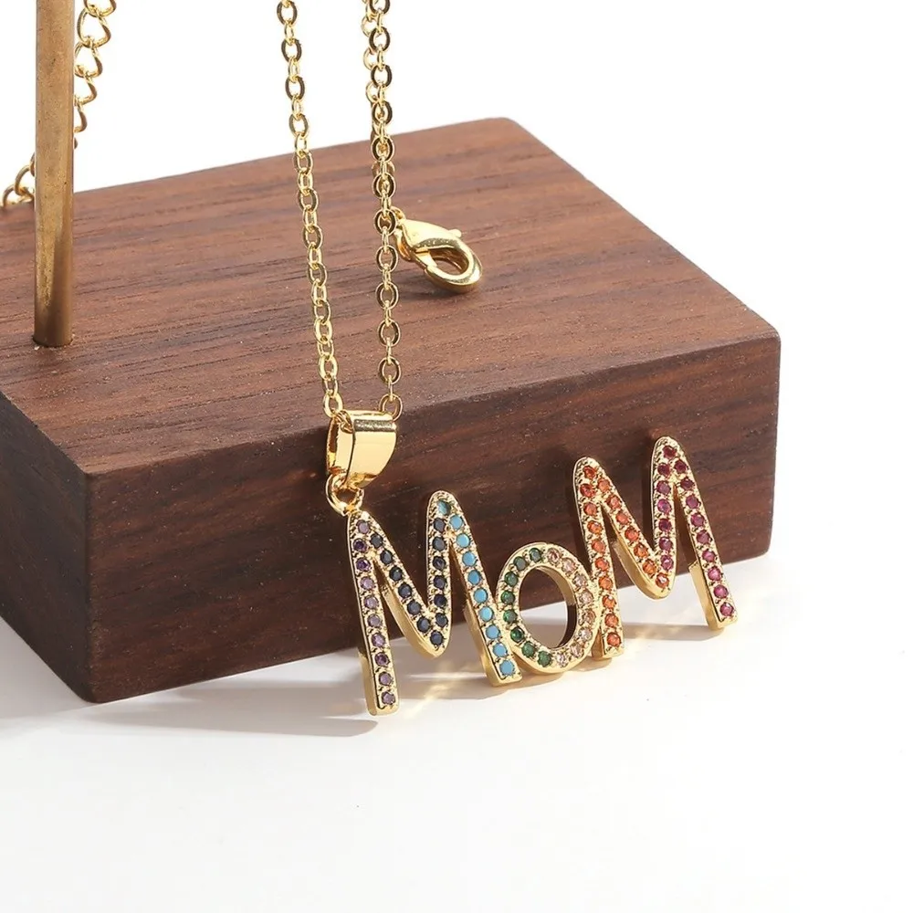 Aesthetic MOM Necklace Stainless Steel Jewelry Zircon Letter Clavicle Chain Mini Pendant Fashion Gift for Mother's Day Overlay