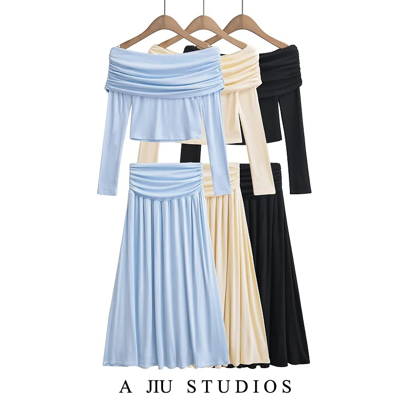 

Комплект приталенной футболки и юбки-миди с оulder Baring на одно плечо, длинная плиссированная макси-юбка с высокой талией