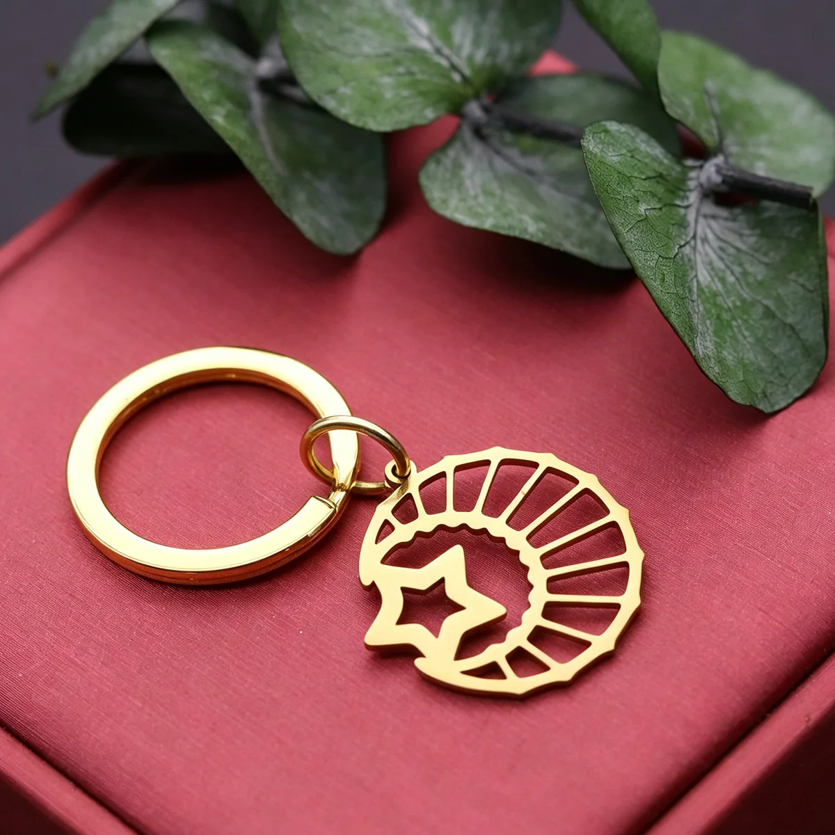Todorova Shining Sun Pentagram Keychain, Supernatural Style Hollow Star Pendant, Stainless Steel Car & Bag Keyring Charm