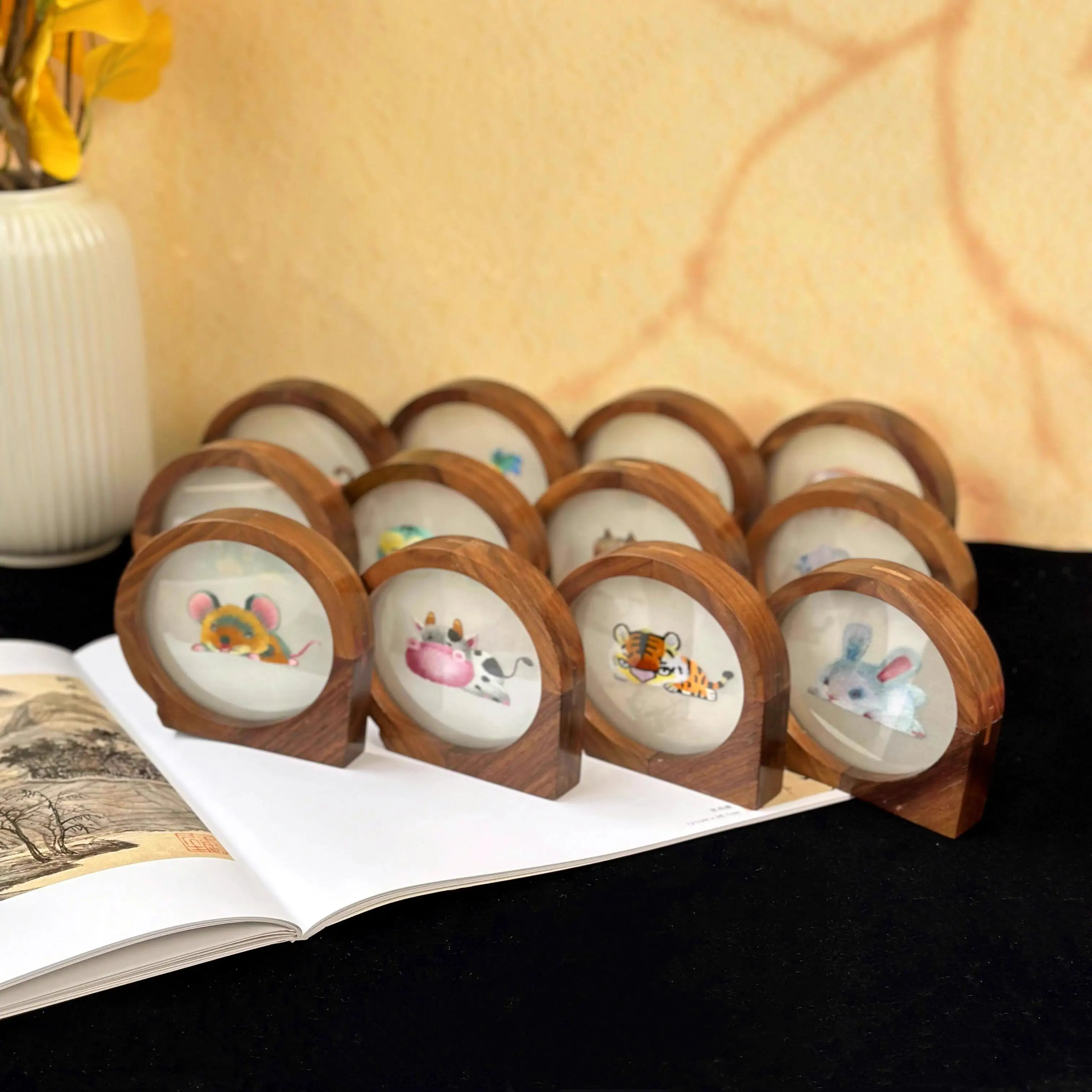 Suzhou Embroidery Walnut Small Ornaments Double-Sided Desktop Creativity New Chinese Style Gift