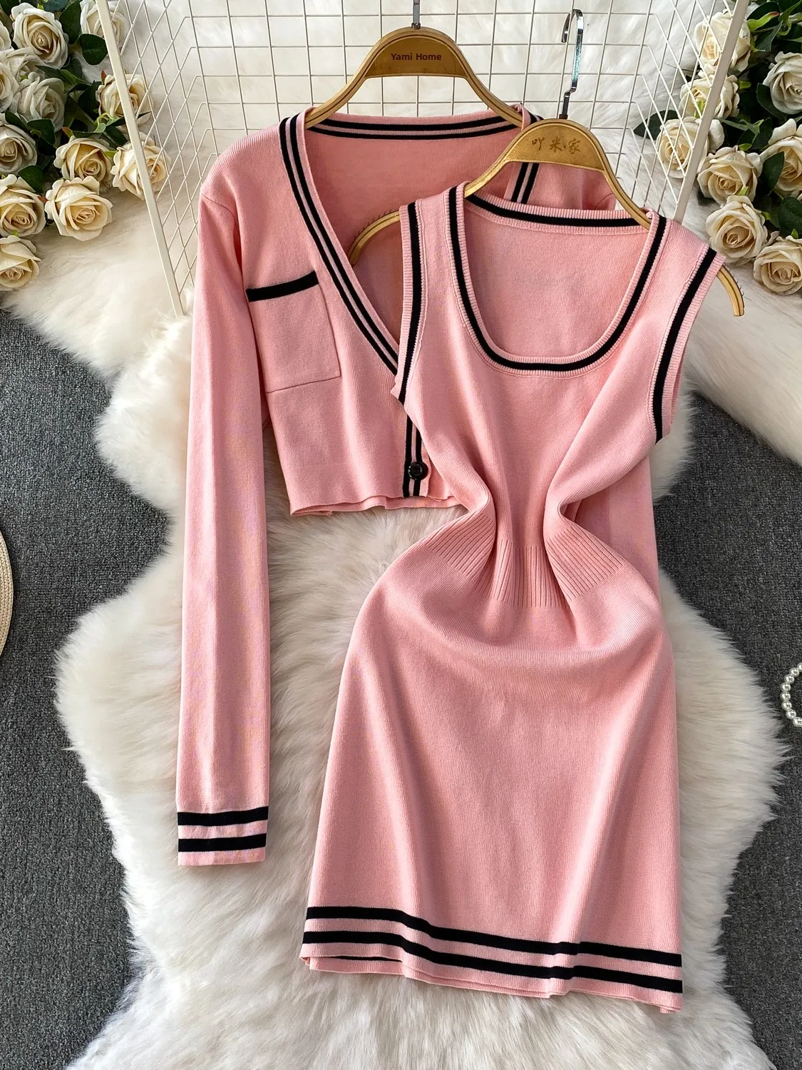Setelan Dua Potong Rajutan Musim Gugur Musim Dingin, Mantel Kerah V dan Atasan Kerah U, Warna Modis, Pinggang Tinggi, Slim Fit