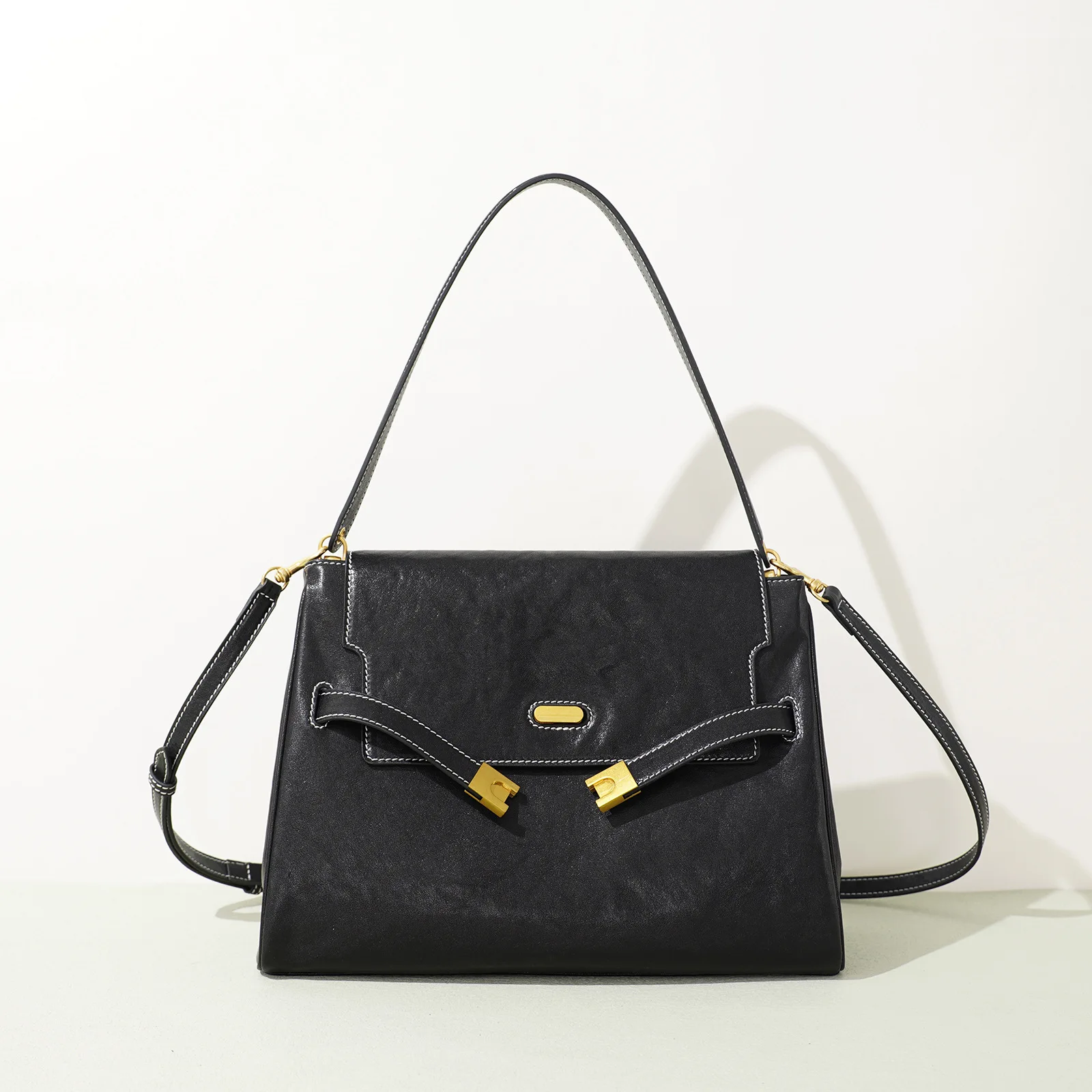

Early spring 2026 new handbags, high-end textured tote bags, niche light luxury single-shoulder bags, exquisite crossbody bags