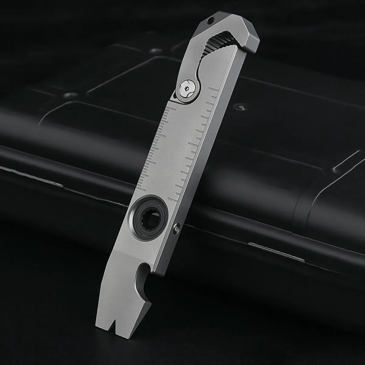 newneed-titanium-edc-pry-bar-outil-multifonctionnel-cle-a-molette-pied-de-biche-tournevis-cloueurs-ouvre-bouteilles-et-autres-fonctions