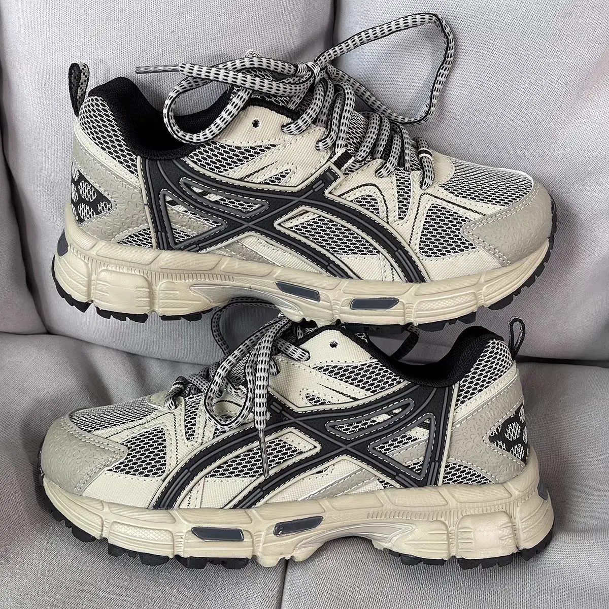 High Quality New Sneakers Men Women Fashion Casual Shoes with Neutral Anti Slip Anti Odor Performance Hot Selling Retro Run Shoe