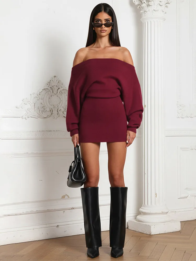 فستان قصير محبوك أحمر غير رسمي للنساء موضة بدون حمالات عاري الكتفين عالي الخصر فساتين قصيرة ضيقة 2025 فساتين عطلة للسيدات في الشارع