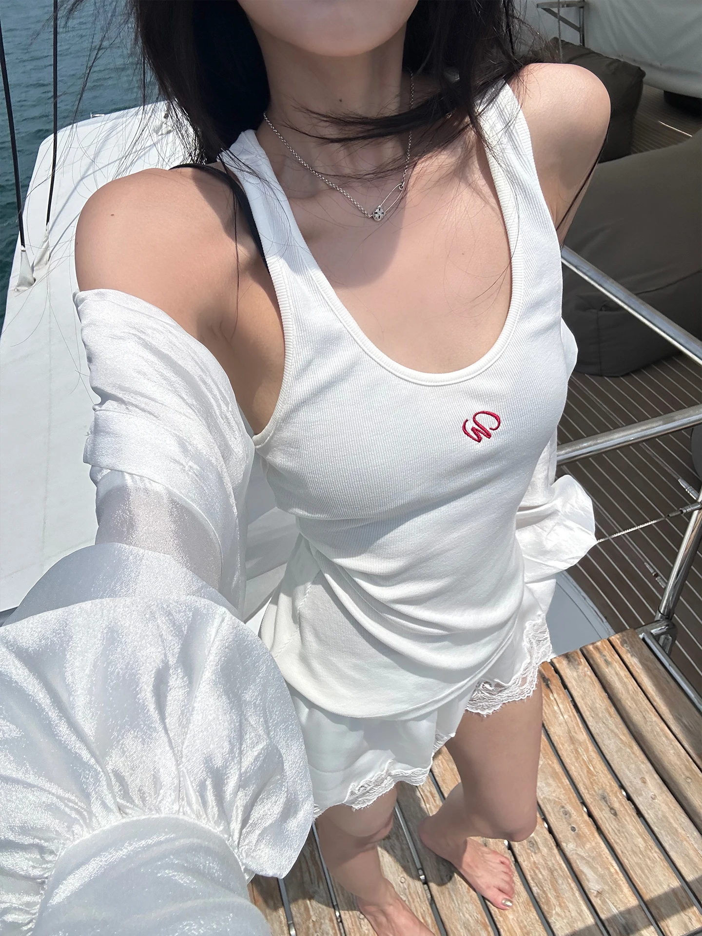 Warden  Cloud Surfing White Sleeveless Vest Women's Spicy Slim Fit Outerwear Strap Top Casual Style Cotton Blend