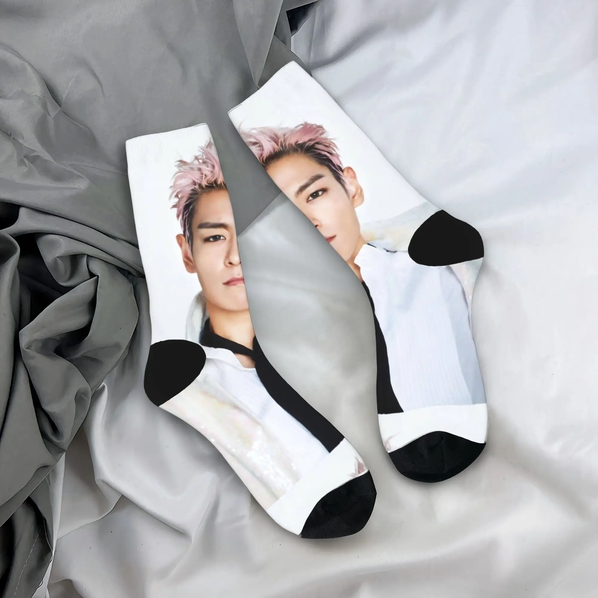 ถุงเท้าลายตลกของนักร้องเกาหลี T-TOP ถุงเท้ากันลื่นสำหรับฤดูหนาว ถุงเท้าผู้ชายคุณภาพสูง ลายสวยงาม ถุงเท้าสำหรับเล่นกีฬากลางแจ้ง