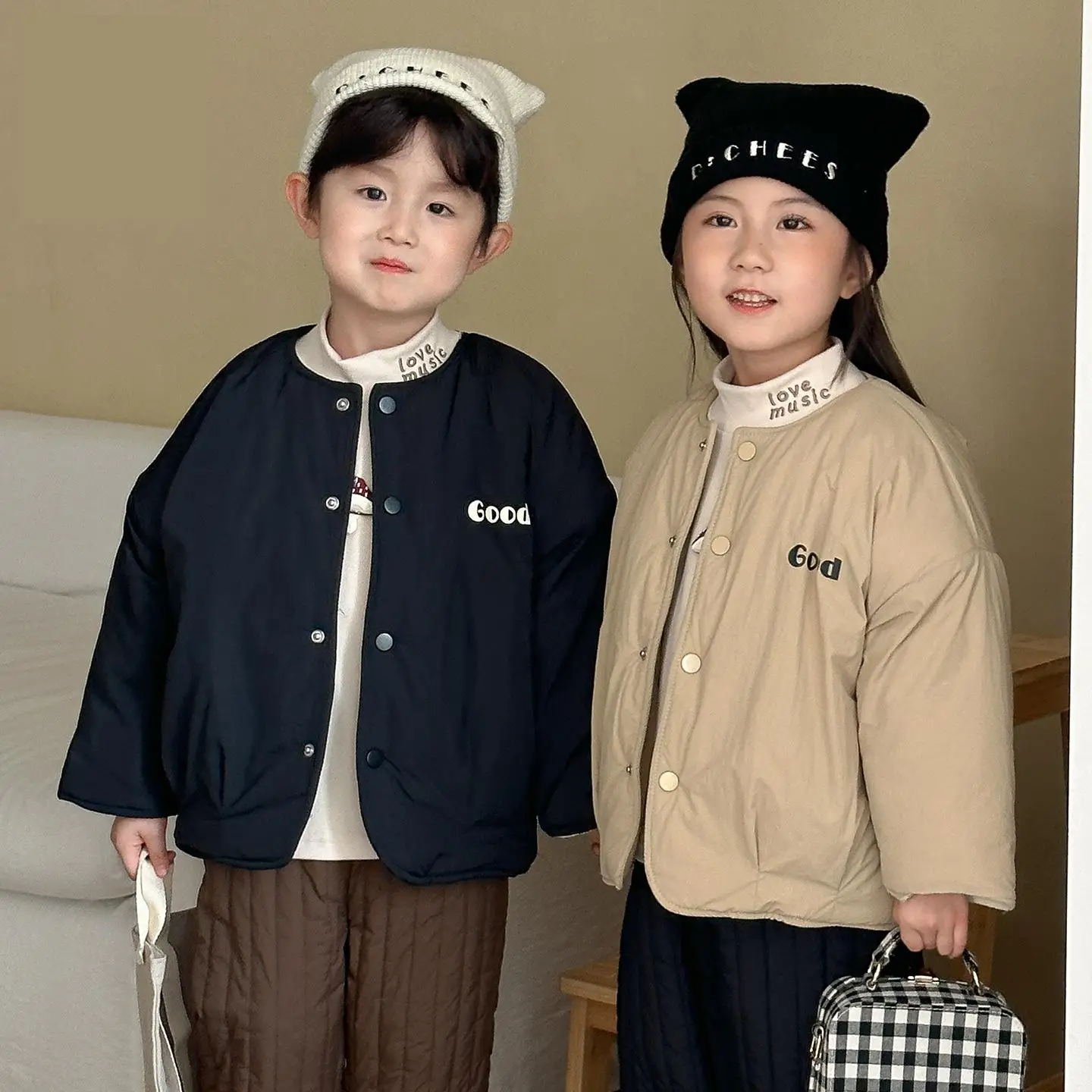 

2025 зимняя новая детская стеганая куртка, бархатная толстая теплая куртка с надписью для девочек, хлопковая стеганая куртка для мальчиков, детская одежда